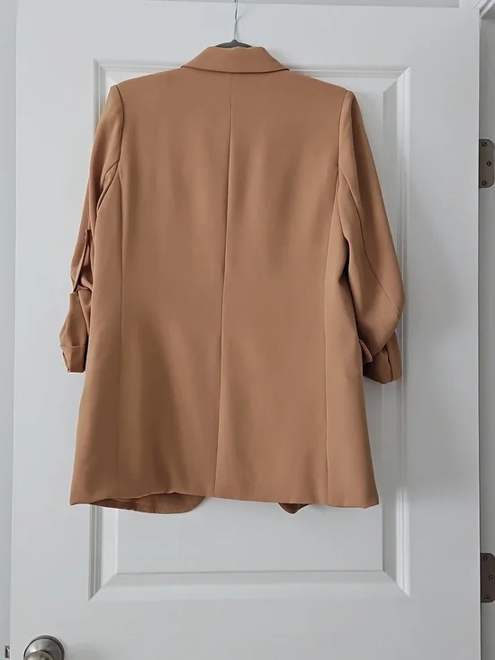 Cozy Casual Tan Roll-Tab Blazer Small (4-6) - Picture 3 of 9